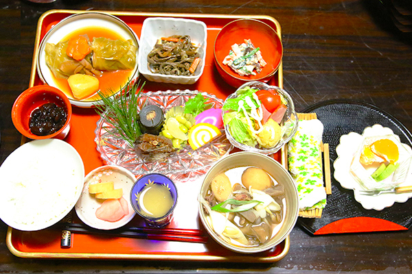 伝承野菜や季節の野菜を取り入れたお料理