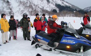 スノーモービル