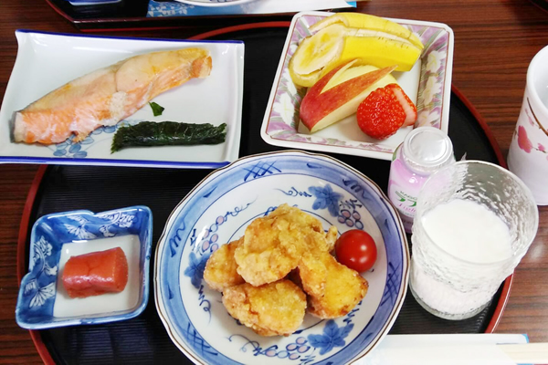お食事