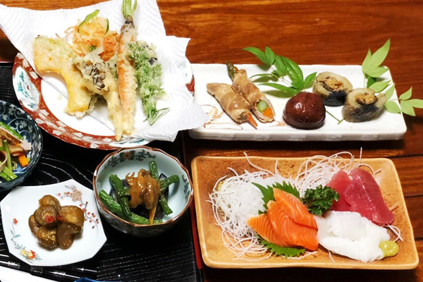 お食事