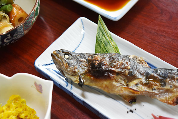 ヤマメの塩焼き